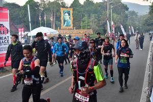 BIB: 2169, 2599
                            <button type="button" onclick="openModal(6852588)" class="btn btn-primary btn-sm float-right btn-popup" data-toggle="modal" data-target=".modal-high-quality">
                        <i class="fas fa-shopping-cart"></i> Add to Cart
                    </button>
                                            <button type="button" onclick="isThisMe(6852588, true)" class="btn btn-success btn-sm float-right btn-popup btn-isme hidden" data-toggle="tooltip" data-placement="bottom" title="นี่คือรูปของคุณใช่ไหม คลิกที่นี่เพื่อเอาเข้าอัลบั้ม">
                        <i class="fas fa-plus"></i> Add to album
                    </button>
                    <button type="button" onclick="isThisMe(6852588, false)" class="btn btn-warning btn-sm float-right btn-popup btn-isnotme hidden">
                        <i class="fas fa-ban"></i> Remove from album
                    </button>