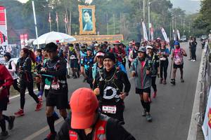 BIB: 219, 2455
                            <button type="button" onclick="openModal(6852534)" class="btn btn-primary btn-sm float-right btn-popup" data-toggle="modal" data-target=".modal-high-quality">
                        <i class="fas fa-shopping-cart"></i> Add to Cart
                    </button>
                                            <button type="button" onclick="isThisMe(6852534, true)" class="btn btn-success btn-sm float-right btn-popup btn-isme hidden" data-toggle="tooltip" data-placement="bottom" title="นี่คือรูปของคุณใช่ไหม คลิกที่นี่เพื่อเอาเข้าอัลบั้ม">
                        <i class="fas fa-plus"></i> Add to album
                    </button>
                    <button type="button" onclick="isThisMe(6852534, false)" class="btn btn-warning btn-sm float-right btn-popup btn-isnotme hidden">
                        <i class="fas fa-ban"></i> Remove from album
                    </button>