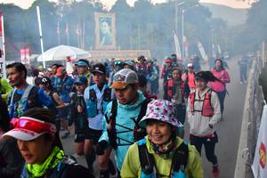 BIB: 
                            <button type="button" onclick="openModal(6852345)" class="btn btn-primary btn-sm float-right btn-popup" data-toggle="modal" data-target=".modal-high-quality">
                        <i class="fas fa-shopping-cart"></i> Add to Cart
                    </button>
                                            <button type="button" onclick="isThisMe(6852345, true)" class="btn btn-success btn-sm float-right btn-popup btn-isme hidden" data-toggle="tooltip" data-placement="bottom" title="นี่คือรูปของคุณใช่ไหม คลิกที่นี่เพื่อเอาเข้าอัลบั้ม">
                        <i class="fas fa-plus"></i> Add to album
                    </button>
                    <button type="button" onclick="isThisMe(6852345, false)" class="btn btn-warning btn-sm float-right btn-popup btn-isnotme hidden">
                        <i class="fas fa-ban"></i> Remove from album
                    </button>