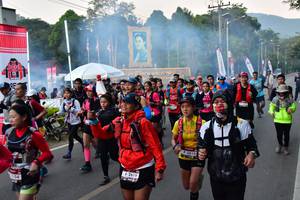 BIB: 2810, 2619, 154
                            <button type="button" onclick="openModal(6852310)" class="btn btn-primary btn-sm float-right btn-popup" data-toggle="modal" data-target=".modal-high-quality">
                        <i class="fas fa-shopping-cart"></i> Add to Cart
                    </button>
                                            <button type="button" onclick="isThisMe(6852310, true)" class="btn btn-success btn-sm float-right btn-popup btn-isme hidden" data-toggle="tooltip" data-placement="bottom" title="นี่คือรูปของคุณใช่ไหม คลิกที่นี่เพื่อเอาเข้าอัลบั้ม">
                        <i class="fas fa-plus"></i> Add to album
                    </button>
                    <button type="button" onclick="isThisMe(6852310, false)" class="btn btn-warning btn-sm float-right btn-popup btn-isnotme hidden">
                        <i class="fas fa-ban"></i> Remove from album
                    </button>