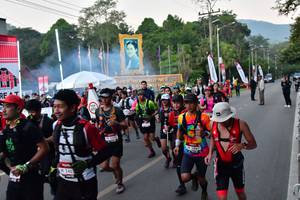 BIB: 240, , 
                            <button type="button" onclick="openModal(6852273)" class="btn btn-primary btn-sm float-right btn-popup" data-toggle="modal" data-target=".modal-high-quality">
                        <i class="fas fa-shopping-cart"></i> Add to Cart
                    </button>
                                            <button type="button" onclick="isThisMe(6852273, true)" class="btn btn-success btn-sm float-right btn-popup btn-isme hidden" data-toggle="tooltip" data-placement="bottom" title="นี่คือรูปของคุณใช่ไหม คลิกที่นี่เพื่อเอาเข้าอัลบั้ม">
                        <i class="fas fa-plus"></i> Add to album
                    </button>
                    <button type="button" onclick="isThisMe(6852273, false)" class="btn btn-warning btn-sm float-right btn-popup btn-isnotme hidden">
                        <i class="fas fa-ban"></i> Remove from album
                    </button>