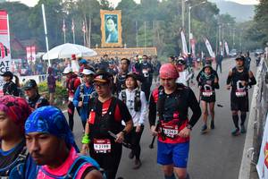 BIB: 2362, 2199
                            <button type="button" onclick="openModal(6852551)" class="btn btn-primary btn-sm float-right btn-popup" data-toggle="modal" data-target=".modal-high-quality">
                        <i class="fas fa-shopping-cart"></i> Add to Cart
                    </button>
                                            <button type="button" onclick="isThisMe(6852551, true)" class="btn btn-success btn-sm float-right btn-popup btn-isme hidden" data-toggle="tooltip" data-placement="bottom" title="นี่คือรูปของคุณใช่ไหม คลิกที่นี่เพื่อเอาเข้าอัลบั้ม">
                        <i class="fas fa-plus"></i> Add to album
                    </button>
                    <button type="button" onclick="isThisMe(6852551, false)" class="btn btn-warning btn-sm float-right btn-popup btn-isnotme hidden">
                        <i class="fas fa-ban"></i> Remove from album
                    </button>