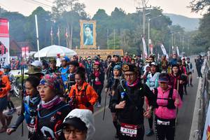 BIB: 2571, 
                            <button type="button" onclick="openModal(6852435)" class="btn btn-primary btn-sm float-right btn-popup" data-toggle="modal" data-target=".modal-high-quality">
                        <i class="fas fa-shopping-cart"></i> Add to Cart
                    </button>
                                            <button type="button" onclick="isThisMe(6852435, true)" class="btn btn-success btn-sm float-right btn-popup btn-isme hidden" data-toggle="tooltip" data-placement="bottom" title="นี่คือรูปของคุณใช่ไหม คลิกที่นี่เพื่อเอาเข้าอัลบั้ม">
                        <i class="fas fa-plus"></i> Add to album
                    </button>
                    <button type="button" onclick="isThisMe(6852435, false)" class="btn btn-warning btn-sm float-right btn-popup btn-isnotme hidden">
                        <i class="fas fa-ban"></i> Remove from album
                    </button>