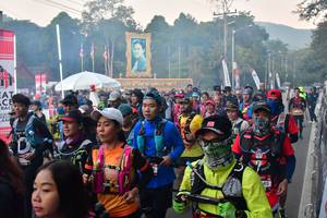 BIB: 
                            <button type="button" onclick="openModal(6852408)" class="btn btn-primary btn-sm float-right btn-popup" data-toggle="modal" data-target=".modal-high-quality">
                        <i class="fas fa-shopping-cart"></i> Add to Cart
                    </button>
                                            <button type="button" onclick="isThisMe(6852408, true)" class="btn btn-success btn-sm float-right btn-popup btn-isme hidden" data-toggle="tooltip" data-placement="bottom" title="นี่คือรูปของคุณใช่ไหม คลิกที่นี่เพื่อเอาเข้าอัลบั้ม">
                        <i class="fas fa-plus"></i> Add to album
                    </button>
                    <button type="button" onclick="isThisMe(6852408, false)" class="btn btn-warning btn-sm float-right btn-popup btn-isnotme hidden">
                        <i class="fas fa-ban"></i> Remove from album
                    </button>