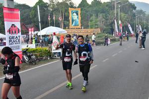 BIB: 525
                            <button type="button" onclick="openModal(6852623)" class="btn btn-primary btn-sm float-right btn-popup" data-toggle="modal" data-target=".modal-high-quality">
                        <i class="fas fa-shopping-cart"></i> Add to Cart
                    </button>
                                            <button type="button" onclick="isThisMe(6852623, true)" class="btn btn-success btn-sm float-right btn-popup btn-isme hidden" data-toggle="tooltip" data-placement="bottom" title="นี่คือรูปของคุณใช่ไหม คลิกที่นี่เพื่อเอาเข้าอัลบั้ม">
                        <i class="fas fa-plus"></i> Add to album
                    </button>
                    <button type="button" onclick="isThisMe(6852623, false)" class="btn btn-warning btn-sm float-right btn-popup btn-isnotme hidden">
                        <i class="fas fa-ban"></i> Remove from album
                    </button>