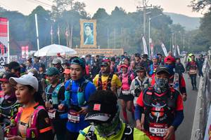 BIB: 2548, 2545, 
                            <button type="button" onclick="openModal(6852414)" class="btn btn-primary btn-sm float-right btn-popup" data-toggle="modal" data-target=".modal-high-quality">
                        <i class="fas fa-shopping-cart"></i> Add to Cart
                    </button>
                                            <button type="button" onclick="isThisMe(6852414, true)" class="btn btn-success btn-sm float-right btn-popup btn-isme hidden" data-toggle="tooltip" data-placement="bottom" title="นี่คือรูปของคุณใช่ไหม คลิกที่นี่เพื่อเอาเข้าอัลบั้ม">
                        <i class="fas fa-plus"></i> Add to album
                    </button>
                    <button type="button" onclick="isThisMe(6852414, false)" class="btn btn-warning btn-sm float-right btn-popup btn-isnotme hidden">
                        <i class="fas fa-ban"></i> Remove from album
                    </button>