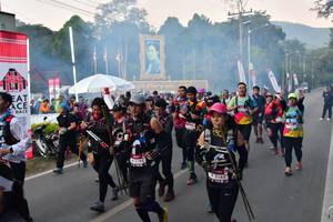 BIB: 2102, 
                            <button type="button" onclick="openModal(6852323)" class="btn btn-primary btn-sm float-right btn-popup" data-toggle="modal" data-target=".modal-high-quality">
                        <i class="fas fa-shopping-cart"></i> Add to Cart
                    </button>
                                            <button type="button" onclick="isThisMe(6852323, true)" class="btn btn-success btn-sm float-right btn-popup btn-isme hidden" data-toggle="tooltip" data-placement="bottom" title="นี่คือรูปของคุณใช่ไหม คลิกที่นี่เพื่อเอาเข้าอัลบั้ม">
                        <i class="fas fa-plus"></i> Add to album
                    </button>
                    <button type="button" onclick="isThisMe(6852323, false)" class="btn btn-warning btn-sm float-right btn-popup btn-isnotme hidden">
                        <i class="fas fa-ban"></i> Remove from album
                    </button>