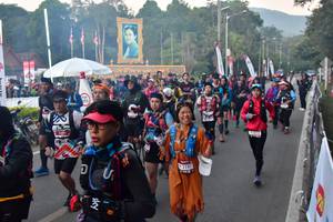 BIB: 2197
                            <button type="button" onclick="openModal(6852461)" class="btn btn-primary btn-sm float-right btn-popup" data-toggle="modal" data-target=".modal-high-quality">
                        <i class="fas fa-shopping-cart"></i> Add to Cart
                    </button>
                                            <button type="button" onclick="isThisMe(6852461, true)" class="btn btn-success btn-sm float-right btn-popup btn-isme hidden" data-toggle="tooltip" data-placement="bottom" title="นี่คือรูปของคุณใช่ไหม คลิกที่นี่เพื่อเอาเข้าอัลบั้ม">
                        <i class="fas fa-plus"></i> Add to album
                    </button>
                    <button type="button" onclick="isThisMe(6852461, false)" class="btn btn-warning btn-sm float-right btn-popup btn-isnotme hidden">
                        <i class="fas fa-ban"></i> Remove from album
                    </button>