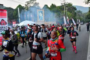 BIB: 074, 2520
                            <button type="button" onclick="openModal(6852293)" class="btn btn-primary btn-sm float-right btn-popup" data-toggle="modal" data-target=".modal-high-quality">
                        <i class="fas fa-shopping-cart"></i> Add to Cart
                    </button>
                                            <button type="button" onclick="isThisMe(6852293, true)" class="btn btn-success btn-sm float-right btn-popup btn-isme hidden" data-toggle="tooltip" data-placement="bottom" title="นี่คือรูปของคุณใช่ไหม คลิกที่นี่เพื่อเอาเข้าอัลบั้ม">
                        <i class="fas fa-plus"></i> Add to album
                    </button>
                    <button type="button" onclick="isThisMe(6852293, false)" class="btn btn-warning btn-sm float-right btn-popup btn-isnotme hidden">
                        <i class="fas fa-ban"></i> Remove from album
                    </button>