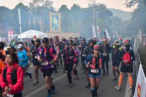 BIB: 832
                            <button type="button" onclick="openModal(6852359)" class="btn btn-primary btn-sm float-right btn-popup" data-toggle="modal" data-target=".modal-high-quality">
                        <i class="fas fa-shopping-cart"></i> Add to Cart
                    </button>
                                            <button type="button" onclick="isThisMe(6852359, true)" class="btn btn-success btn-sm float-right btn-popup btn-isme hidden" data-toggle="tooltip" data-placement="bottom" title="นี่คือรูปของคุณใช่ไหม คลิกที่นี่เพื่อเอาเข้าอัลบั้ม">
                        <i class="fas fa-plus"></i> Add to album
                    </button>
                    <button type="button" onclick="isThisMe(6852359, false)" class="btn btn-warning btn-sm float-right btn-popup btn-isnotme hidden">
                        <i class="fas fa-ban"></i> Remove from album
                    </button>