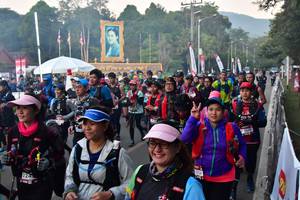 BIB: 240, 224
                            <button type="button" onclick="openModal(6852473)" class="btn btn-primary btn-sm float-right btn-popup" data-toggle="modal" data-target=".modal-high-quality">
                        <i class="fas fa-shopping-cart"></i> Add to Cart
                    </button>
                                            <button type="button" onclick="isThisMe(6852473, true)" class="btn btn-success btn-sm float-right btn-popup btn-isme hidden" data-toggle="tooltip" data-placement="bottom" title="นี่คือรูปของคุณใช่ไหม คลิกที่นี่เพื่อเอาเข้าอัลบั้ม">
                        <i class="fas fa-plus"></i> Add to album
                    </button>
                    <button type="button" onclick="isThisMe(6852473, false)" class="btn btn-warning btn-sm float-right btn-popup btn-isnotme hidden">
                        <i class="fas fa-ban"></i> Remove from album
                    </button>