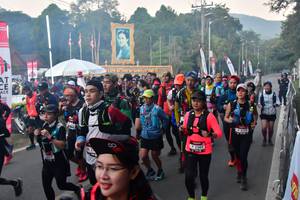 BIB: 
                            <button type="button" onclick="openModal(6852440)" class="btn btn-primary btn-sm float-right btn-popup" data-toggle="modal" data-target=".modal-high-quality">
                        <i class="fas fa-shopping-cart"></i> Add to Cart
                    </button>
                                            <button type="button" onclick="isThisMe(6852440, true)" class="btn btn-success btn-sm float-right btn-popup btn-isme hidden" data-toggle="tooltip" data-placement="bottom" title="นี่คือรูปของคุณใช่ไหม คลิกที่นี่เพื่อเอาเข้าอัลบั้ม">
                        <i class="fas fa-plus"></i> Add to album
                    </button>
                    <button type="button" onclick="isThisMe(6852440, false)" class="btn btn-warning btn-sm float-right btn-popup btn-isnotme hidden">
                        <i class="fas fa-ban"></i> Remove from album
                    </button>