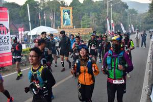 BIB: 2384
                            <button type="button" onclick="openModal(6852579)" class="btn btn-primary btn-sm float-right btn-popup" data-toggle="modal" data-target=".modal-high-quality">
                        <i class="fas fa-shopping-cart"></i> Add to Cart
                    </button>
                                            <button type="button" onclick="isThisMe(6852579, true)" class="btn btn-success btn-sm float-right btn-popup btn-isme hidden" data-toggle="tooltip" data-placement="bottom" title="นี่คือรูปของคุณใช่ไหม คลิกที่นี่เพื่อเอาเข้าอัลบั้ม">
                        <i class="fas fa-plus"></i> Add to album
                    </button>
                    <button type="button" onclick="isThisMe(6852579, false)" class="btn btn-warning btn-sm float-right btn-popup btn-isnotme hidden">
                        <i class="fas fa-ban"></i> Remove from album
                    </button>