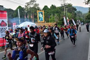 BIB: 2326
                            <button type="button" onclick="openModal(6852261)" class="btn btn-primary btn-sm float-right btn-popup" data-toggle="modal" data-target=".modal-high-quality">
                        <i class="fas fa-shopping-cart"></i> Add to Cart
                    </button>
                                            <button type="button" onclick="isThisMe(6852261, true)" class="btn btn-success btn-sm float-right btn-popup btn-isme hidden" data-toggle="tooltip" data-placement="bottom" title="นี่คือรูปของคุณใช่ไหม คลิกที่นี่เพื่อเอาเข้าอัลบั้ม">
                        <i class="fas fa-plus"></i> Add to album
                    </button>
                    <button type="button" onclick="isThisMe(6852261, false)" class="btn btn-warning btn-sm float-right btn-popup btn-isnotme hidden">
                        <i class="fas fa-ban"></i> Remove from album
                    </button>