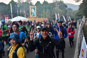 BIB: 
                            <button type="button" onclick="openModal(6852501)" class="btn btn-primary btn-sm float-right btn-popup" data-toggle="modal" data-target=".modal-high-quality">
                        <i class="fas fa-shopping-cart"></i> Add to Cart
                    </button>
                                            <button type="button" onclick="isThisMe(6852501, true)" class="btn btn-success btn-sm float-right btn-popup btn-isme hidden" data-toggle="tooltip" data-placement="bottom" title="นี่คือรูปของคุณใช่ไหม คลิกที่นี่เพื่อเอาเข้าอัลบั้ม">
                        <i class="fas fa-plus"></i> Add to album
                    </button>
                    <button type="button" onclick="isThisMe(6852501, false)" class="btn btn-warning btn-sm float-right btn-popup btn-isnotme hidden">
                        <i class="fas fa-ban"></i> Remove from album
                    </button>