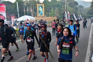 BIB: 2140, 600000, , 
                            <button type="button" onclick="openModal(6852591)" class="btn btn-primary btn-sm float-right btn-popup" data-toggle="modal" data-target=".modal-high-quality">
                        <i class="fas fa-shopping-cart"></i> Add to Cart
                    </button>
                                            <button type="button" onclick="isThisMe(6852591, true)" class="btn btn-success btn-sm float-right btn-popup btn-isme hidden" data-toggle="tooltip" data-placement="bottom" title="นี่คือรูปของคุณใช่ไหม คลิกที่นี่เพื่อเอาเข้าอัลบั้ม">
                        <i class="fas fa-plus"></i> Add to album
                    </button>
                    <button type="button" onclick="isThisMe(6852591, false)" class="btn btn-warning btn-sm float-right btn-popup btn-isnotme hidden">
                        <i class="fas fa-ban"></i> Remove from album
                    </button>