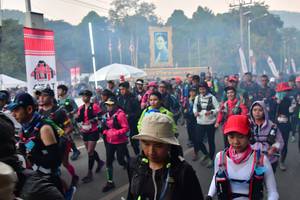 BIB: 
                            <button type="button" onclick="openModal(6852367)" class="btn btn-primary btn-sm float-right btn-popup" data-toggle="modal" data-target=".modal-high-quality">
                        <i class="fas fa-shopping-cart"></i> Add to Cart
                    </button>
                                            <button type="button" onclick="isThisMe(6852367, true)" class="btn btn-success btn-sm float-right btn-popup btn-isme hidden" data-toggle="tooltip" data-placement="bottom" title="นี่คือรูปของคุณใช่ไหม คลิกที่นี่เพื่อเอาเข้าอัลบั้ม">
                        <i class="fas fa-plus"></i> Add to album
                    </button>
                    <button type="button" onclick="isThisMe(6852367, false)" class="btn btn-warning btn-sm float-right btn-popup btn-isnotme hidden">
                        <i class="fas fa-ban"></i> Remove from album
                    </button>