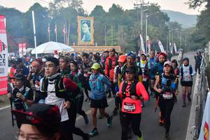 BIB: 2124, 2389
                            <button type="button" onclick="openModal(6852448)" class="btn btn-primary btn-sm float-right btn-popup" data-toggle="modal" data-target=".modal-high-quality">
                        <i class="fas fa-shopping-cart"></i> Add to Cart
                    </button>
                                            <button type="button" onclick="isThisMe(6852448, true)" class="btn btn-success btn-sm float-right btn-popup btn-isme hidden" data-toggle="tooltip" data-placement="bottom" title="นี่คือรูปของคุณใช่ไหม คลิกที่นี่เพื่อเอาเข้าอัลบั้ม">
                        <i class="fas fa-plus"></i> Add to album
                    </button>
                    <button type="button" onclick="isThisMe(6852448, false)" class="btn btn-warning btn-sm float-right btn-popup btn-isnotme hidden">
                        <i class="fas fa-ban"></i> Remove from album
                    </button>