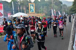 BIB: 209
                            <button type="button" onclick="openModal(6852545)" class="btn btn-primary btn-sm float-right btn-popup" data-toggle="modal" data-target=".modal-high-quality">
                        <i class="fas fa-shopping-cart"></i> Add to Cart
                    </button>
                                            <button type="button" onclick="isThisMe(6852545, true)" class="btn btn-success btn-sm float-right btn-popup btn-isme hidden" data-toggle="tooltip" data-placement="bottom" title="นี่คือรูปของคุณใช่ไหม คลิกที่นี่เพื่อเอาเข้าอัลบั้ม">
                        <i class="fas fa-plus"></i> Add to album
                    </button>
                    <button type="button" onclick="isThisMe(6852545, false)" class="btn btn-warning btn-sm float-right btn-popup btn-isnotme hidden">
                        <i class="fas fa-ban"></i> Remove from album
                    </button>