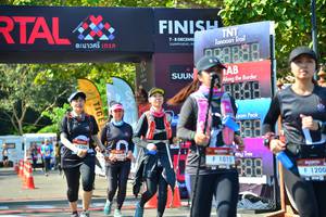 BIB: 0000, 388, 1015, 1200
                            <button type="button" onclick="openModal(6999333)" class="btn btn-primary btn-sm float-right btn-popup" data-toggle="modal" data-target=".modal-high-quality">
                        <i class="fas fa-shopping-cart"></i> Add to Cart
                    </button>
                                            <button type="button" onclick="isThisMe(6999333, true)" class="btn btn-success btn-sm float-right btn-popup btn-isme hidden" data-toggle="tooltip" data-placement="bottom" title="นี่คือรูปของคุณใช่ไหม คลิกที่นี่เพื่อเอาเข้าอัลบั้ม">
                        <i class="fas fa-plus"></i> Add to album
                    </button>
                    <button type="button" onclick="isThisMe(6999333, false)" class="btn btn-warning btn-sm float-right btn-popup btn-isnotme hidden">
                        <i class="fas fa-ban"></i> Remove from album
                    </button>