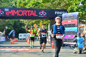 BIB: 1467
                            <button type="button" onclick="openModal(7003864)" class="btn btn-primary btn-sm float-right btn-popup" data-toggle="modal" data-target=".modal-high-quality">
                        <i class="fas fa-shopping-cart"></i> Add to Cart
                    </button>
                                            <button type="button" onclick="isThisMe(7003864, true)" class="btn btn-success btn-sm float-right btn-popup btn-isme hidden" data-toggle="tooltip" data-placement="bottom" title="นี่คือรูปของคุณใช่ไหม คลิกที่นี่เพื่อเอาเข้าอัลบั้ม">
                        <i class="fas fa-plus"></i> Add to album
                    </button>
                    <button type="button" onclick="isThisMe(7003864, false)" class="btn btn-warning btn-sm float-right btn-popup btn-isnotme hidden">
                        <i class="fas fa-ban"></i> Remove from album
                    </button>