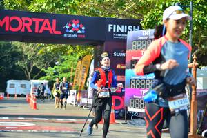 BIB: 1233, 1250
                            <button type="button" onclick="openModal(7003380)" class="btn btn-primary btn-sm float-right btn-popup" data-toggle="modal" data-target=".modal-high-quality">
                        <i class="fas fa-shopping-cart"></i> Add to Cart
                    </button>
                                            <button type="button" onclick="isThisMe(7003380, true)" class="btn btn-success btn-sm float-right btn-popup btn-isme hidden" data-toggle="tooltip" data-placement="bottom" title="นี่คือรูปของคุณใช่ไหม คลิกที่นี่เพื่อเอาเข้าอัลบั้ม">
                        <i class="fas fa-plus"></i> Add to album
                    </button>
                    <button type="button" onclick="isThisMe(7003380, false)" class="btn btn-warning btn-sm float-right btn-popup btn-isnotme hidden">
                        <i class="fas fa-ban"></i> Remove from album
                    </button>