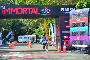 BIB: 8889
                            <button type="button" onclick="openModal(7005044)" class="btn btn-primary btn-sm float-right btn-popup" data-toggle="modal" data-target=".modal-high-quality">
                        <i class="fas fa-shopping-cart"></i> Add to Cart
                    </button>
                                            <button type="button" onclick="isThisMe(7005044, true)" class="btn btn-success btn-sm float-right btn-popup btn-isme hidden" data-toggle="tooltip" data-placement="bottom" title="นี่คือรูปของคุณใช่ไหม คลิกที่นี่เพื่อเอาเข้าอัลบั้ม">
                        <i class="fas fa-plus"></i> Add to album
                    </button>
                    <button type="button" onclick="isThisMe(7005044, false)" class="btn btn-warning btn-sm float-right btn-popup btn-isnotme hidden">
                        <i class="fas fa-ban"></i> Remove from album
                    </button>