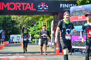 BIB: 413, 112, 88888
                            <button type="button" onclick="openModal(7007140)" class="btn btn-primary btn-sm float-right btn-popup" data-toggle="modal" data-target=".modal-high-quality">
                        <i class="fas fa-shopping-cart"></i> Add to Cart
                    </button>
                                            <button type="button" onclick="isThisMe(7007140, true)" class="btn btn-success btn-sm float-right btn-popup btn-isme hidden" data-toggle="tooltip" data-placement="bottom" title="นี่คือรูปของคุณใช่ไหม คลิกที่นี่เพื่อเอาเข้าอัลบั้ม">
                        <i class="fas fa-plus"></i> Add to album
                    </button>
                    <button type="button" onclick="isThisMe(7007140, false)" class="btn btn-warning btn-sm float-right btn-popup btn-isnotme hidden">
                        <i class="fas fa-ban"></i> Remove from album
                    </button>