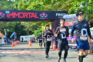 BIB: 1439, 1633
                            <button type="button" onclick="openModal(7006973)" class="btn btn-primary btn-sm float-right btn-popup" data-toggle="modal" data-target=".modal-high-quality">
                        <i class="fas fa-shopping-cart"></i> Add to Cart
                    </button>
                                            <button type="button" onclick="isThisMe(7006973, true)" class="btn btn-success btn-sm float-right btn-popup btn-isme hidden" data-toggle="tooltip" data-placement="bottom" title="นี่คือรูปของคุณใช่ไหม คลิกที่นี่เพื่อเอาเข้าอัลบั้ม">
                        <i class="fas fa-plus"></i> Add to album
                    </button>
                    <button type="button" onclick="isThisMe(7006973, false)" class="btn btn-warning btn-sm float-right btn-popup btn-isnotme hidden">
                        <i class="fas fa-ban"></i> Remove from album
                    </button>