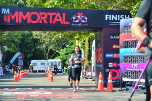 BIB: 413
                            <button type="button" onclick="openModal(7007314)" class="btn btn-primary btn-sm float-right btn-popup" data-toggle="modal" data-target=".modal-high-quality">
                        <i class="fas fa-shopping-cart"></i> Add to Cart
                    </button>
                                            <button type="button" onclick="isThisMe(7007314, true)" class="btn btn-success btn-sm float-right btn-popup btn-isme hidden" data-toggle="tooltip" data-placement="bottom" title="นี่คือรูปของคุณใช่ไหม คลิกที่นี่เพื่อเอาเข้าอัลบั้ม">
                        <i class="fas fa-plus"></i> Add to album
                    </button>
                    <button type="button" onclick="isThisMe(7007314, false)" class="btn btn-warning btn-sm float-right btn-popup btn-isnotme hidden">
                        <i class="fas fa-ban"></i> Remove from album
                    </button>