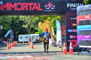 BIB: 419
                            <button type="button" onclick="openModal(6999107)" class="btn btn-primary btn-sm float-right btn-popup" data-toggle="modal" data-target=".modal-high-quality">
                        <i class="fas fa-shopping-cart"></i> Add to Cart
                    </button>
                                            <button type="button" onclick="isThisMe(6999107, true)" class="btn btn-success btn-sm float-right btn-popup btn-isme hidden" data-toggle="tooltip" data-placement="bottom" title="นี่คือรูปของคุณใช่ไหม คลิกที่นี่เพื่อเอาเข้าอัลบั้ม">
                        <i class="fas fa-plus"></i> Add to album
                    </button>
                    <button type="button" onclick="isThisMe(6999107, false)" class="btn btn-warning btn-sm float-right btn-popup btn-isnotme hidden">
                        <i class="fas fa-ban"></i> Remove from album
                    </button>