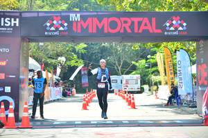 BIB: 2019, 410
                            <button type="button" onclick="openModal(6983823)" class="btn btn-primary btn-sm float-right btn-popup" data-toggle="modal" data-target=".modal-high-quality">
                        <i class="fas fa-shopping-cart"></i> Add to Cart
                    </button>
                                            <button type="button" onclick="isThisMe(6983823, true)" class="btn btn-success btn-sm float-right btn-popup btn-isme hidden" data-toggle="tooltip" data-placement="bottom" title="นี่คือรูปของคุณใช่ไหม คลิกที่นี่เพื่อเอาเข้าอัลบั้ม">
                        <i class="fas fa-plus"></i> Add to album
                    </button>
                    <button type="button" onclick="isThisMe(6983823, false)" class="btn btn-warning btn-sm float-right btn-popup btn-isnotme hidden">
                        <i class="fas fa-ban"></i> Remove from album
                    </button>