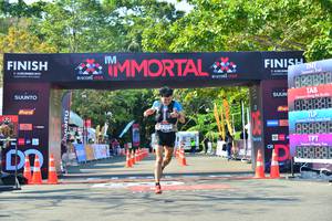 BIB: 710, 4418
                            <button type="button" onclick="openModal(6998848)" class="btn btn-primary btn-sm float-right btn-popup" data-toggle="modal" data-target=".modal-high-quality">
                        <i class="fas fa-shopping-cart"></i> Add to Cart
                    </button>
                                            <button type="button" onclick="isThisMe(6998848, true)" class="btn btn-success btn-sm float-right btn-popup btn-isme hidden" data-toggle="tooltip" data-placement="bottom" title="นี่คือรูปของคุณใช่ไหม คลิกที่นี่เพื่อเอาเข้าอัลบั้ม">
                        <i class="fas fa-plus"></i> Add to album
                    </button>
                    <button type="button" onclick="isThisMe(6998848, false)" class="btn btn-warning btn-sm float-right btn-popup btn-isnotme hidden">
                        <i class="fas fa-ban"></i> Remove from album
                    </button>