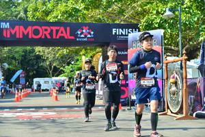 BIB: 1439, 1633
                            <button type="button" onclick="openModal(7006952)" class="btn btn-primary btn-sm float-right btn-popup" data-toggle="modal" data-target=".modal-high-quality">
                        <i class="fas fa-shopping-cart"></i> Add to Cart
                    </button>
                                            <button type="button" onclick="isThisMe(7006952, true)" class="btn btn-success btn-sm float-right btn-popup btn-isme hidden" data-toggle="tooltip" data-placement="bottom" title="นี่คือรูปของคุณใช่ไหม คลิกที่นี่เพื่อเอาเข้าอัลบั้ม">
                        <i class="fas fa-plus"></i> Add to album
                    </button>
                    <button type="button" onclick="isThisMe(7006952, false)" class="btn btn-warning btn-sm float-right btn-popup btn-isnotme hidden">
                        <i class="fas fa-ban"></i> Remove from album
                    </button>