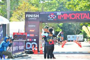 BIB: 2019
                            <button type="button" onclick="openModal(6984015)" class="btn btn-primary btn-sm float-right btn-popup" data-toggle="modal" data-target=".modal-high-quality">
                        <i class="fas fa-shopping-cart"></i> Add to Cart
                    </button>
                                            <button type="button" onclick="isThisMe(6984015, true)" class="btn btn-success btn-sm float-right btn-popup btn-isme hidden" data-toggle="tooltip" data-placement="bottom" title="นี่คือรูปของคุณใช่ไหม คลิกที่นี่เพื่อเอาเข้าอัลบั้ม">
                        <i class="fas fa-plus"></i> Add to album
                    </button>
                    <button type="button" onclick="isThisMe(6984015, false)" class="btn btn-warning btn-sm float-right btn-popup btn-isnotme hidden">
                        <i class="fas fa-ban"></i> Remove from album
                    </button>