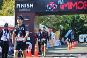 BIB: 2019, 2474, 2501
                            <button type="button" onclick="openModal(7008925)" class="btn btn-primary btn-sm float-right btn-popup" data-toggle="modal" data-target=".modal-high-quality">
                        <i class="fas fa-shopping-cart"></i> Add to Cart
                    </button>
                                            <button type="button" onclick="isThisMe(7008925, true)" class="btn btn-success btn-sm float-right btn-popup btn-isme hidden" data-toggle="tooltip" data-placement="bottom" title="นี่คือรูปของคุณใช่ไหม คลิกที่นี่เพื่อเอาเข้าอัลบั้ม">
                        <i class="fas fa-plus"></i> Add to album
                    </button>
                    <button type="button" onclick="isThisMe(7008925, false)" class="btn btn-warning btn-sm float-right btn-popup btn-isnotme hidden">
                        <i class="fas fa-ban"></i> Remove from album
                    </button>