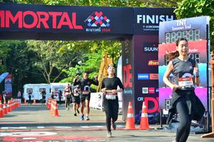 BIB: 1689
                            <button type="button" onclick="openModal(7005611)" class="btn btn-primary btn-sm float-right btn-popup" data-toggle="modal" data-target=".modal-high-quality">
                        <i class="fas fa-shopping-cart"></i> Add to Cart
                    </button>
                                            <button type="button" onclick="isThisMe(7005611, true)" class="btn btn-success btn-sm float-right btn-popup btn-isme hidden" data-toggle="tooltip" data-placement="bottom" title="นี่คือรูปของคุณใช่ไหม คลิกที่นี่เพื่อเอาเข้าอัลบั้ม">
                        <i class="fas fa-plus"></i> Add to album
                    </button>
                    <button type="button" onclick="isThisMe(7005611, false)" class="btn btn-warning btn-sm float-right btn-popup btn-isnotme hidden">
                        <i class="fas fa-ban"></i> Remove from album
                    </button>