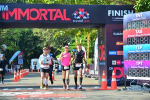 BIB: 413
                            <button type="button" onclick="openModal(7007084)" class="btn btn-primary btn-sm float-right btn-popup" data-toggle="modal" data-target=".modal-high-quality">
                        <i class="fas fa-shopping-cart"></i> Add to Cart
                    </button>
                                            <button type="button" onclick="isThisMe(7007084, true)" class="btn btn-success btn-sm float-right btn-popup btn-isme hidden" data-toggle="tooltip" data-placement="bottom" title="นี่คือรูปของคุณใช่ไหม คลิกที่นี่เพื่อเอาเข้าอัลบั้ม">
                        <i class="fas fa-plus"></i> Add to album
                    </button>
                    <button type="button" onclick="isThisMe(7007084, false)" class="btn btn-warning btn-sm float-right btn-popup btn-isnotme hidden">
                        <i class="fas fa-ban"></i> Remove from album
                    </button>