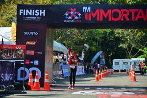 BIB: 2019, 410
                            <button type="button" onclick="openModal(6999951)" class="btn btn-primary btn-sm float-right btn-popup" data-toggle="modal" data-target=".modal-high-quality">
                        <i class="fas fa-shopping-cart"></i> Add to Cart
                    </button>
                                            <button type="button" onclick="isThisMe(6999951, true)" class="btn btn-success btn-sm float-right btn-popup btn-isme hidden" data-toggle="tooltip" data-placement="bottom" title="นี่คือรูปของคุณใช่ไหม คลิกที่นี่เพื่อเอาเข้าอัลบั้ม">
                        <i class="fas fa-plus"></i> Add to album
                    </button>
                    <button type="button" onclick="isThisMe(6999951, false)" class="btn btn-warning btn-sm float-right btn-popup btn-isnotme hidden">
                        <i class="fas fa-ban"></i> Remove from album
                    </button>