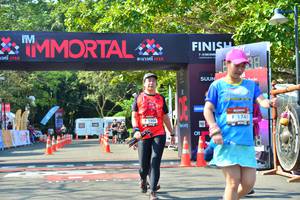 BIB: 1741, 1504
                            <button type="button" onclick="openModal(6998917)" class="btn btn-primary btn-sm float-right btn-popup" data-toggle="modal" data-target=".modal-high-quality">
                        <i class="fas fa-shopping-cart"></i> Add to Cart
                    </button>
                                            <button type="button" onclick="isThisMe(6998917, true)" class="btn btn-success btn-sm float-right btn-popup btn-isme hidden" data-toggle="tooltip" data-placement="bottom" title="นี่คือรูปของคุณใช่ไหม คลิกที่นี่เพื่อเอาเข้าอัลบั้ม">
                        <i class="fas fa-plus"></i> Add to album
                    </button>
                    <button type="button" onclick="isThisMe(6998917, false)" class="btn btn-warning btn-sm float-right btn-popup btn-isnotme hidden">
                        <i class="fas fa-ban"></i> Remove from album
                    </button>