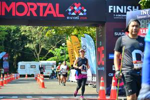 BIB: 175
                            <button type="button" onclick="openModal(6999393)" class="btn btn-primary btn-sm float-right btn-popup" data-toggle="modal" data-target=".modal-high-quality">
                        <i class="fas fa-shopping-cart"></i> Add to Cart
                    </button>
                                            <button type="button" onclick="isThisMe(6999393, true)" class="btn btn-success btn-sm float-right btn-popup btn-isme hidden" data-toggle="tooltip" data-placement="bottom" title="นี่คือรูปของคุณใช่ไหม คลิกที่นี่เพื่อเอาเข้าอัลบั้ม">
                        <i class="fas fa-plus"></i> Add to album
                    </button>
                    <button type="button" onclick="isThisMe(6999393, false)" class="btn btn-warning btn-sm float-right btn-popup btn-isnotme hidden">
                        <i class="fas fa-ban"></i> Remove from album
                    </button>