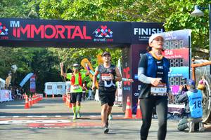 BIB: 173, 1467, 184
                            <button type="button" onclick="openModal(7010757)" class="btn btn-primary btn-sm float-right btn-popup" data-toggle="modal" data-target=".modal-high-quality">
                        <i class="fas fa-shopping-cart"></i> Add to Cart
                    </button>
                                            <button type="button" onclick="isThisMe(7010757, true)" class="btn btn-success btn-sm float-right btn-popup btn-isme hidden" data-toggle="tooltip" data-placement="bottom" title="นี่คือรูปของคุณใช่ไหม คลิกที่นี่เพื่อเอาเข้าอัลบั้ม">
                        <i class="fas fa-plus"></i> Add to album
                    </button>
                    <button type="button" onclick="isThisMe(7010757, false)" class="btn btn-warning btn-sm float-right btn-popup btn-isnotme hidden">
                        <i class="fas fa-ban"></i> Remove from album
                    </button>