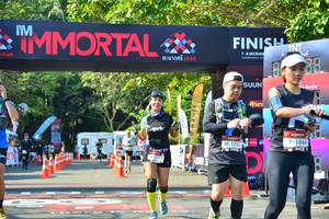 BIB: 1044, 1731
                            <button type="button" onclick="openModal(7007075)" class="btn btn-primary btn-sm float-right btn-popup" data-toggle="modal" data-target=".modal-high-quality">
                        <i class="fas fa-shopping-cart"></i> Add to Cart
                    </button>
                                            <button type="button" onclick="isThisMe(7007075, true)" class="btn btn-success btn-sm float-right btn-popup btn-isme hidden" data-toggle="tooltip" data-placement="bottom" title="นี่คือรูปของคุณใช่ไหม คลิกที่นี่เพื่อเอาเข้าอัลบั้ม">
                        <i class="fas fa-plus"></i> Add to album
                    </button>
                    <button type="button" onclick="isThisMe(7007075, false)" class="btn btn-warning btn-sm float-right btn-popup btn-isnotme hidden">
                        <i class="fas fa-ban"></i> Remove from album
                    </button>