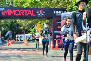 BIB: 351
                            <button type="button" onclick="openModal(7008805)" class="btn btn-primary btn-sm float-right btn-popup" data-toggle="modal" data-target=".modal-high-quality">
                        <i class="fas fa-shopping-cart"></i> Add to Cart
                    </button>
                                            <button type="button" onclick="isThisMe(7008805, true)" class="btn btn-success btn-sm float-right btn-popup btn-isme hidden" data-toggle="tooltip" data-placement="bottom" title="นี่คือรูปของคุณใช่ไหม คลิกที่นี่เพื่อเอาเข้าอัลบั้ม">
                        <i class="fas fa-plus"></i> Add to album
                    </button>
                    <button type="button" onclick="isThisMe(7008805, false)" class="btn btn-warning btn-sm float-right btn-popup btn-isnotme hidden">
                        <i class="fas fa-ban"></i> Remove from album
                    </button>