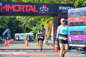 BIB: 100
                            <button type="button" onclick="openModal(7006563)" class="btn btn-primary btn-sm float-right btn-popup" data-toggle="modal" data-target=".modal-high-quality">
                        <i class="fas fa-shopping-cart"></i> Add to Cart
                    </button>
                                            <button type="button" onclick="isThisMe(7006563, true)" class="btn btn-success btn-sm float-right btn-popup btn-isme hidden" data-toggle="tooltip" data-placement="bottom" title="นี่คือรูปของคุณใช่ไหม คลิกที่นี่เพื่อเอาเข้าอัลบั้ม">
                        <i class="fas fa-plus"></i> Add to album
                    </button>
                    <button type="button" onclick="isThisMe(7006563, false)" class="btn btn-warning btn-sm float-right btn-popup btn-isnotme hidden">
                        <i class="fas fa-ban"></i> Remove from album
                    </button>