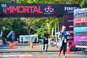 BIB: 410, 888
                            <button type="button" onclick="openModal(7004730)" class="btn btn-primary btn-sm float-right btn-popup" data-toggle="modal" data-target=".modal-high-quality">
                        <i class="fas fa-shopping-cart"></i> Add to Cart
                    </button>
                                            <button type="button" onclick="isThisMe(7004730, true)" class="btn btn-success btn-sm float-right btn-popup btn-isme hidden" data-toggle="tooltip" data-placement="bottom" title="นี่คือรูปของคุณใช่ไหม คลิกที่นี่เพื่อเอาเข้าอัลบั้ม">
                        <i class="fas fa-plus"></i> Add to album
                    </button>
                    <button type="button" onclick="isThisMe(7004730, false)" class="btn btn-warning btn-sm float-right btn-popup btn-isnotme hidden">
                        <i class="fas fa-ban"></i> Remove from album
                    </button>