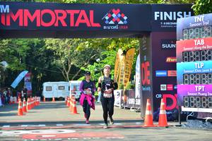 BIB: 
                            <button type="button" onclick="openModal(7007973)" class="btn btn-primary btn-sm float-right btn-popup" data-toggle="modal" data-target=".modal-high-quality">
                        <i class="fas fa-shopping-cart"></i> Add to Cart
                    </button>
                                            <button type="button" onclick="isThisMe(7007973, true)" class="btn btn-success btn-sm float-right btn-popup btn-isme hidden" data-toggle="tooltip" data-placement="bottom" title="นี่คือรูปของคุณใช่ไหม คลิกที่นี่เพื่อเอาเข้าอัลบั้ม">
                        <i class="fas fa-plus"></i> Add to album
                    </button>
                    <button type="button" onclick="isThisMe(7007973, false)" class="btn btn-warning btn-sm float-right btn-popup btn-isnotme hidden">
                        <i class="fas fa-ban"></i> Remove from album
                    </button>