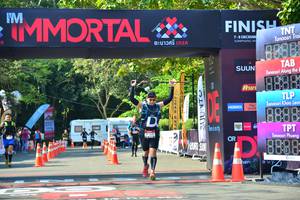 BIB: 8888, 
                            <button type="button" onclick="openModal(7008401)" class="btn btn-primary btn-sm float-right btn-popup" data-toggle="modal" data-target=".modal-high-quality">
                        <i class="fas fa-shopping-cart"></i> Add to Cart
                    </button>
                                            <button type="button" onclick="isThisMe(7008401, true)" class="btn btn-success btn-sm float-right btn-popup btn-isme hidden" data-toggle="tooltip" data-placement="bottom" title="นี่คือรูปของคุณใช่ไหม คลิกที่นี่เพื่อเอาเข้าอัลบั้ม">
                        <i class="fas fa-plus"></i> Add to album
                    </button>
                    <button type="button" onclick="isThisMe(7008401, false)" class="btn btn-warning btn-sm float-right btn-popup btn-isnotme hidden">
                        <i class="fas fa-ban"></i> Remove from album
                    </button>