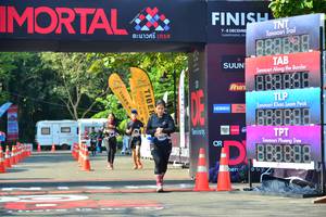 BIB: 8889, 8888
                            <button type="button" onclick="openModal(7005225)" class="btn btn-primary btn-sm float-right btn-popup" data-toggle="modal" data-target=".modal-high-quality">
                        <i class="fas fa-shopping-cart"></i> Add to Cart
                    </button>
                                            <button type="button" onclick="isThisMe(7005225, true)" class="btn btn-success btn-sm float-right btn-popup btn-isme hidden" data-toggle="tooltip" data-placement="bottom" title="นี่คือรูปของคุณใช่ไหม คลิกที่นี่เพื่อเอาเข้าอัลบั้ม">
                        <i class="fas fa-plus"></i> Add to album
                    </button>
                    <button type="button" onclick="isThisMe(7005225, false)" class="btn btn-warning btn-sm float-right btn-popup btn-isnotme hidden">
                        <i class="fas fa-ban"></i> Remove from album
                    </button>