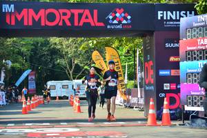 BIB: 
                            <button type="button" onclick="openModal(7005250)" class="btn btn-primary btn-sm float-right btn-popup" data-toggle="modal" data-target=".modal-high-quality">
                        <i class="fas fa-shopping-cart"></i> Add to Cart
                    </button>
                                            <button type="button" onclick="isThisMe(7005250, true)" class="btn btn-success btn-sm float-right btn-popup btn-isme hidden" data-toggle="tooltip" data-placement="bottom" title="นี่คือรูปของคุณใช่ไหม คลิกที่นี่เพื่อเอาเข้าอัลบั้ม">
                        <i class="fas fa-plus"></i> Add to album
                    </button>
                    <button type="button" onclick="isThisMe(7005250, false)" class="btn btn-warning btn-sm float-right btn-popup btn-isnotme hidden">
                        <i class="fas fa-ban"></i> Remove from album
                    </button>